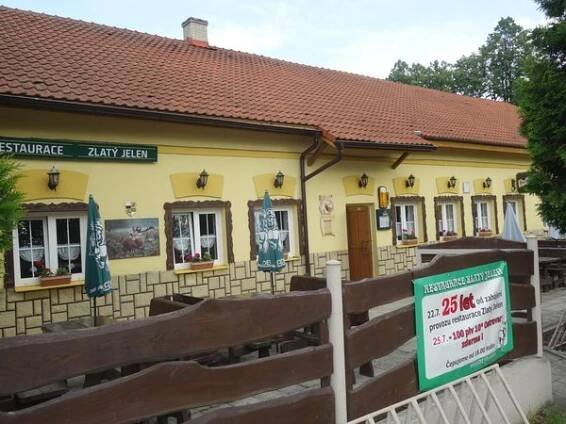 Restaurace Zlatý Jelen foto 3