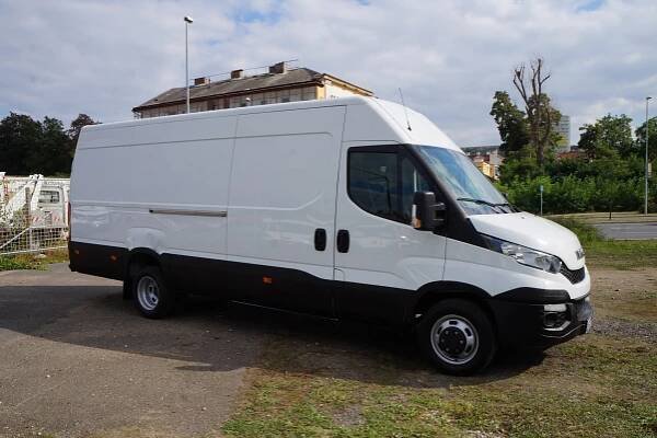 Autopůjčovna dodávek a užitkových vozů, pronájem dodávek Praha | Vansrenting.com