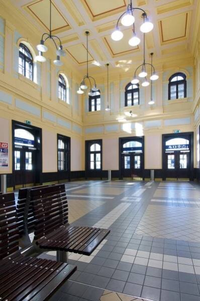 Železniční nádraží Ostrava - keramické obklady a dlažby RAKO