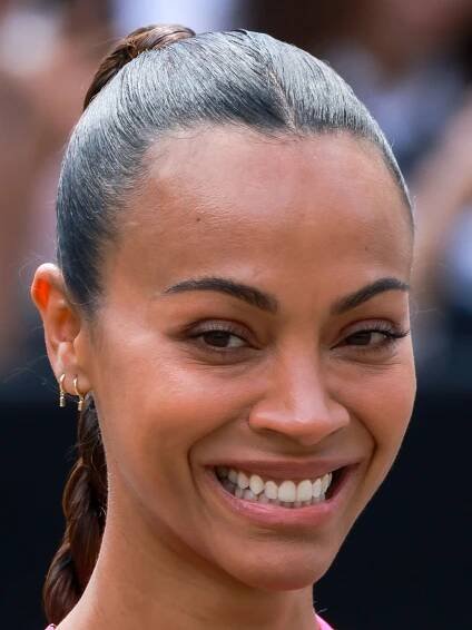 Zoe Saldaña Just Got the Bluntest Lob You'll See All Year — See Photos