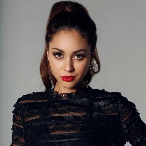 Lindsey Morgan The 100 Exclusive Interview — Lindsey Morgan Says Shawn Mendes Fit Right In to 'The 100's Post-Apocalyptic Society