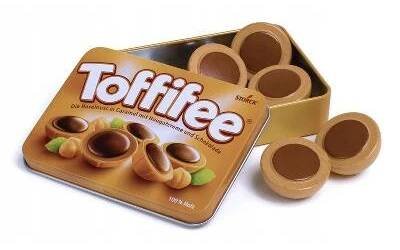 Dřevěné toffifee v plechovce Erzi
