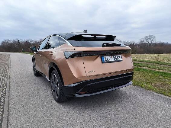 Tohle Francouze nepotěší. Ptali se majitelů, jestli doporučí elektromobil své značky