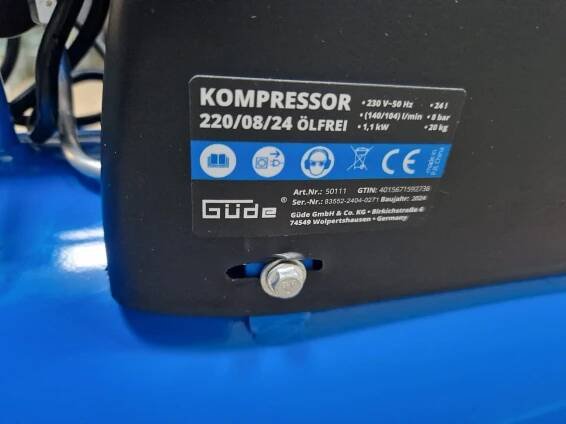 Zánovní - Elektrický bezolejový kompresor GÜDE 220/8/24 50111