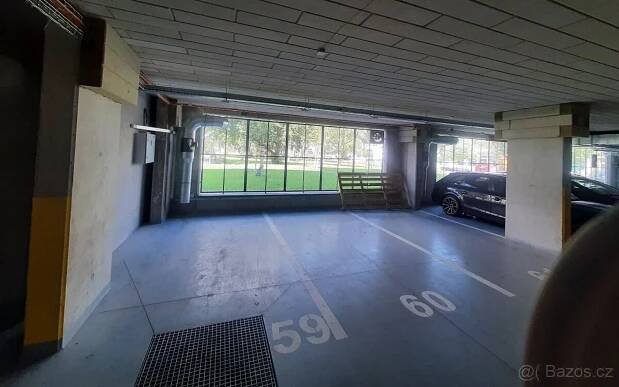 Garáže, Hradec Králové, 500 03