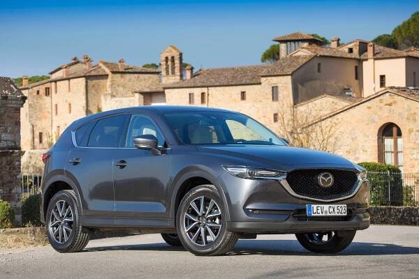 Mazda CX-5: Podrobné specifikace vozidel & Interaktivní nástroj pro srovnání