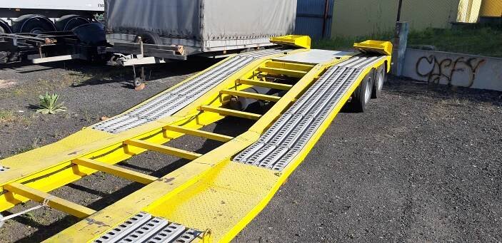 podvalník na vyvážečku autopřepravník goldhofer schlegl 12