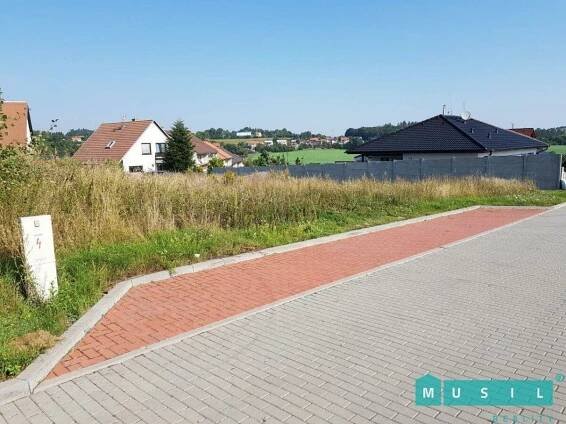 Prodej zasíťované stavební parcely o výměře 779 m2 v obci Lipová u Prostějova. | Musil Reality