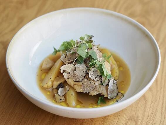 Signature menu: Co ochutnat v restauraci Dejvická 34 | Forbes