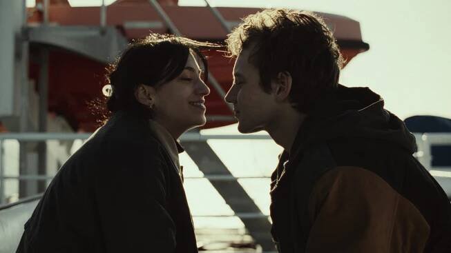 Zeynep Bozbay, Leonard Scheicher - Bubbles - Z filmu