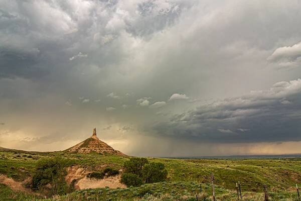 MAY 21, 2021 NEBRASKA: STORMS FORMING AS A BACKDROP TO CHIMNEY ROCK — Eye on the Twister
