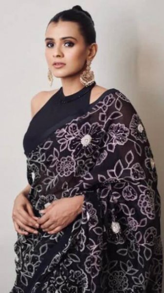 'Odela Railway Station' star Hebah Patel glows in sarees