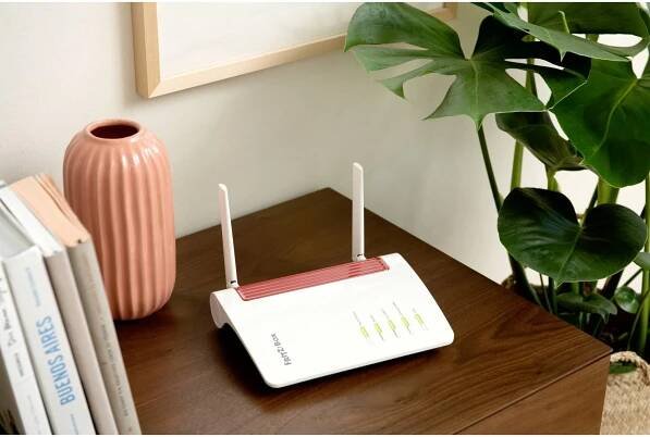AVM FRITZ!Box 6850 Wi-Fi router 2.4 GHz, 5 GHz, 1.2 GBit/s : Půhy.cz