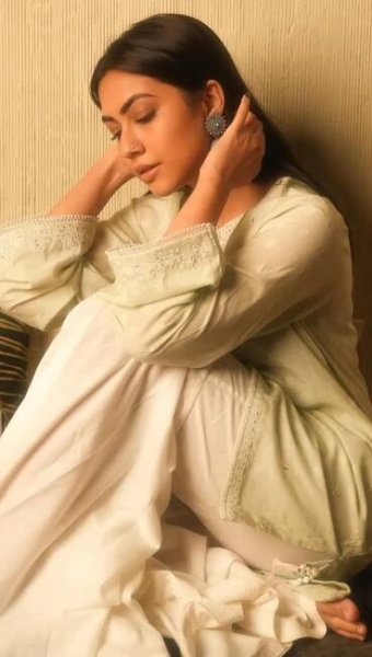 Reem Shaikh is a vision in ethnic looks