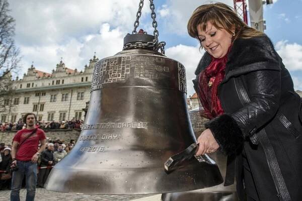 Proslulá zvonařka Marie Tomášková-Dytrychová (†81) podlehla vážné nemoci: Odlila zvony pro papeže Jana...