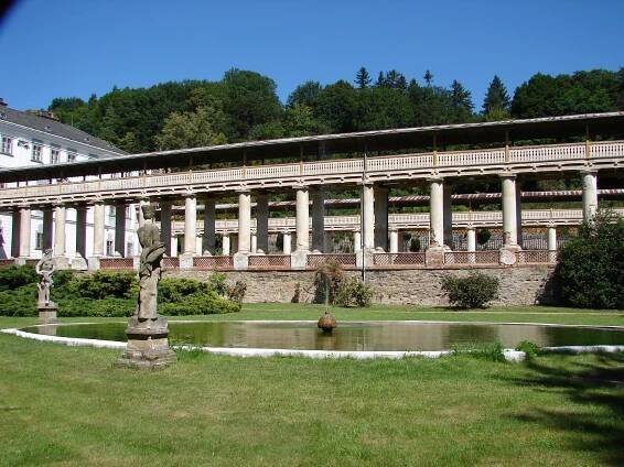 Víkend otevřených zahrad na zámku Lysice, | www.sermiri.cz