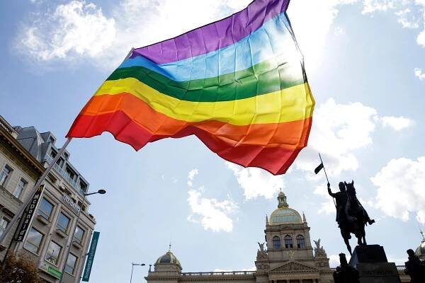 Ostrá tužka Karla Křivana: Má průvod gayů v Praze vůbec smysl?