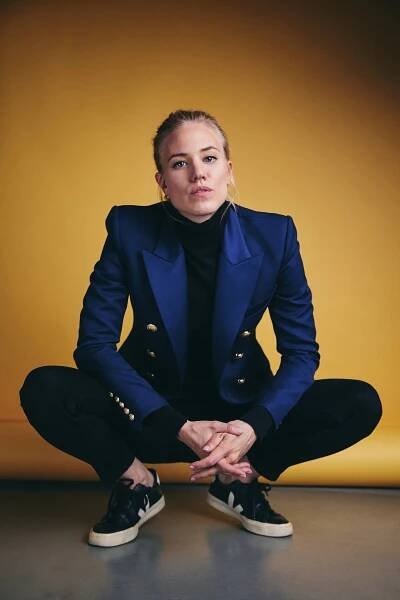 Larissa Marolt - NILS SCHWARZ PHOTOGRAPHY