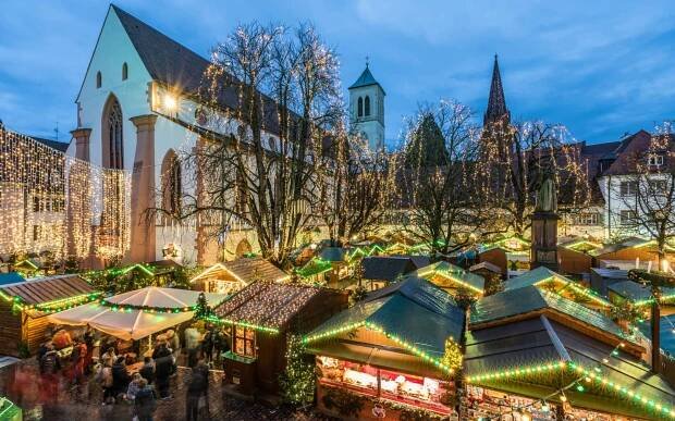 Weihnachtsmarkt in Freiburg (Baden-Württemberg) Im 19. Jahrhundert gab es schon einen...