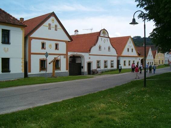 File:Holašovice3.JPG