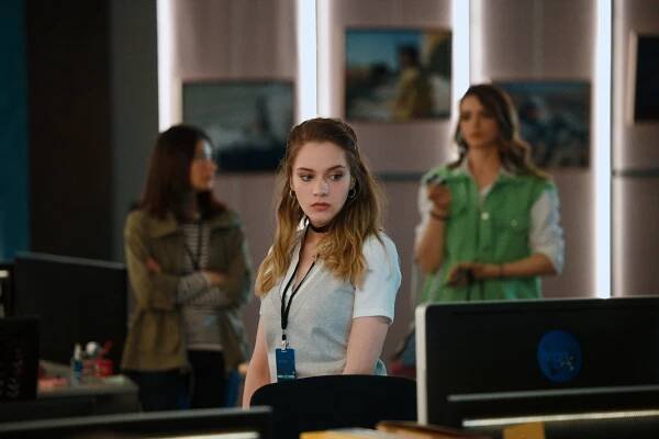 Na křídlech ctižádosti - Série 1 (S01) (2022)