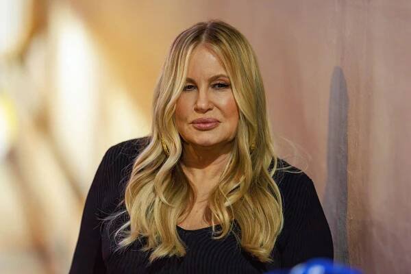 Jennifer Coolidge Says American Pie Got Her Lots of Sex