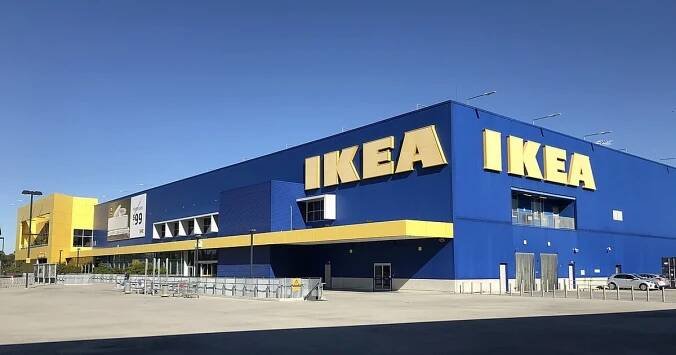 Ikea stahuje z prodeje lampy. Lidem hrozí zásah elektrickým proudem