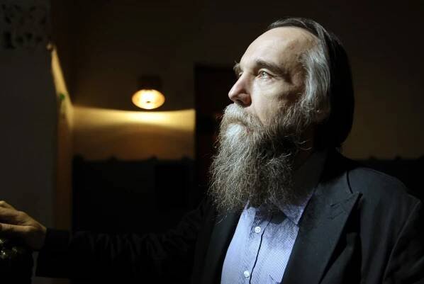 Kdo je Dugin a jaký vliv má na Putina. Profil tajemného muže, jehož dceru zabil atentát v Moskvě