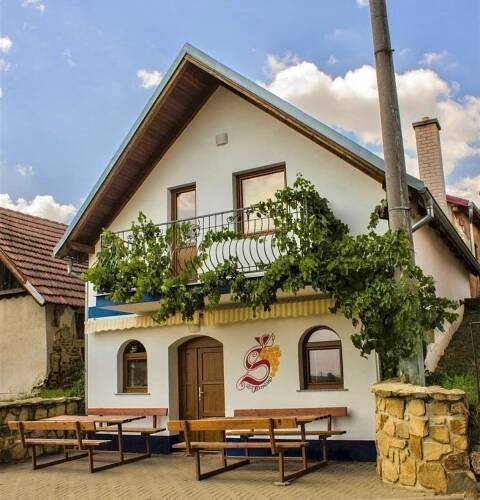 Vinný sklep s ubytováním u Štipčáků - Vlkoš (okres Hodonín)