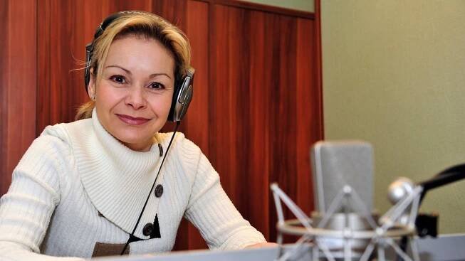 Petra Hobzová slaví 50 let: Začínala v Dawsonově světě, teď dabuje tlusté černošky – eXtra.cz