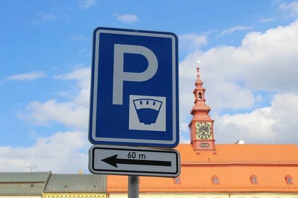Jihlava bude mít auto, co čte SPZky. Kvůli kontrole parkování