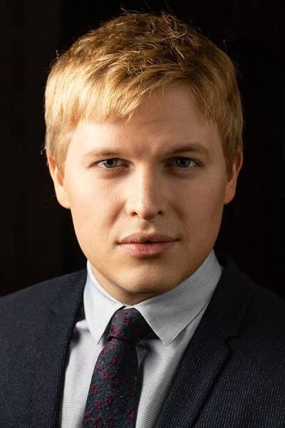 Ronan Farrow herec