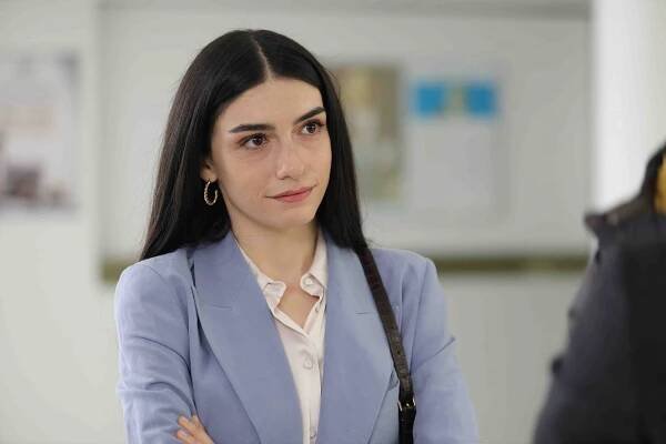 Alev Alev - Episode 24 - Z filmu - Hazar Ergüçlü