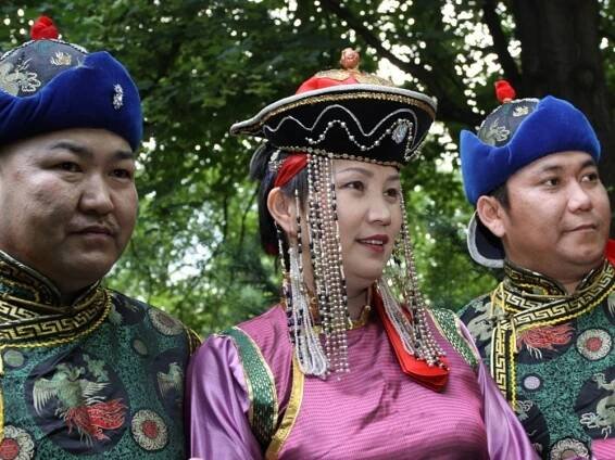 Češi i Mongolové se společně sešli 'V šest před domem' i v Pardubicích