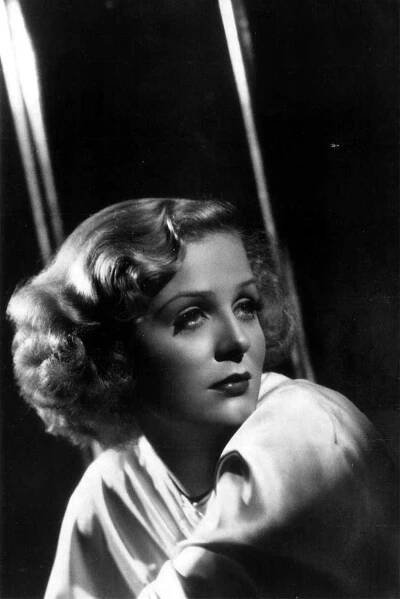 Gloria Stuartová