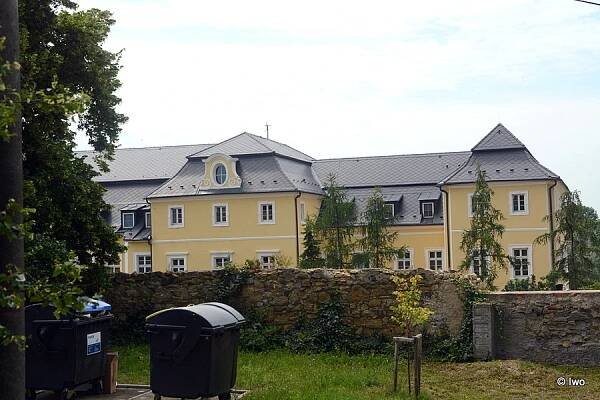 Zámek Dlažkovice – cokolivokoli.cz
