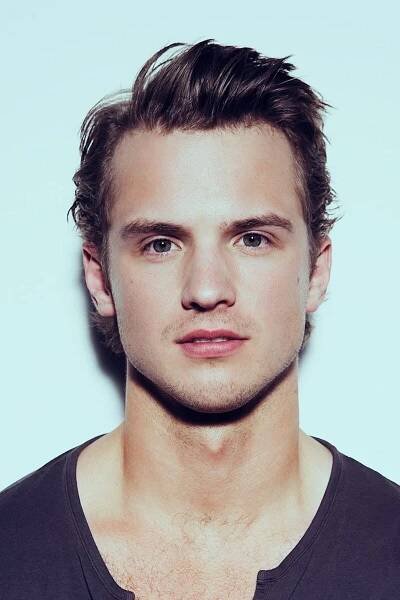 Freddie Stroma herec
