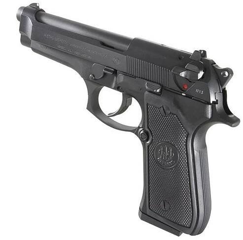 Poloautomatická pištoľ Beretta 92 FS so zľahčeným hliníkovým rámom a viacerými bezpečnostnými vylepšeniami. Čierna matná povrchová úprava a ergonomický dizajn.