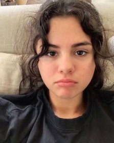 Selena Gomez Goes Makeup-Free as She Shares Rare Look at Her Natural Curls in New Selfie