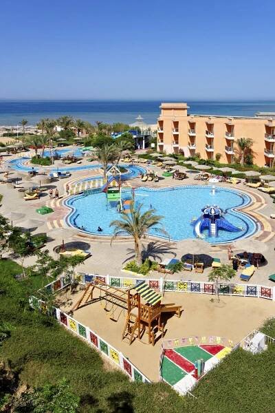 Bazén v ubytování Three Corners Sunny Beach Resort nebo v jeho okolí