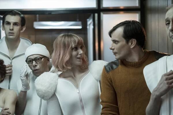 Attila Lestyán, Erzsébet Kútvölgyi, Vivien Rujder, Péter Bárnai - Átjáróház - Z filmu