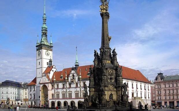 Galerie: V centru Olomouce ruší zákaz pití alkoholu. Kvůli trhům - Galerie - Echo24.cz