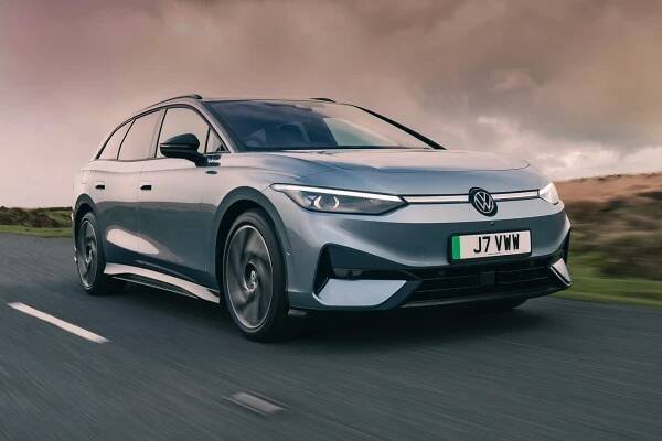 Main listing image - Volkswagen ID.7 Tourer Review 2025: Price, specs & boot space