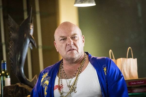 Drápy - Série 2 - Otřes - Z filmu - Dean Norris