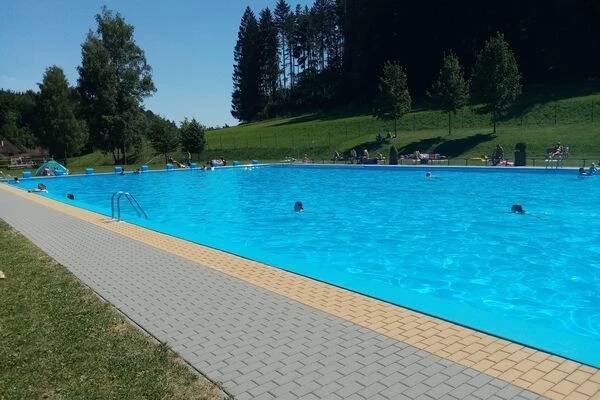 Sportovní areál koupaliště Sebranice foto 1