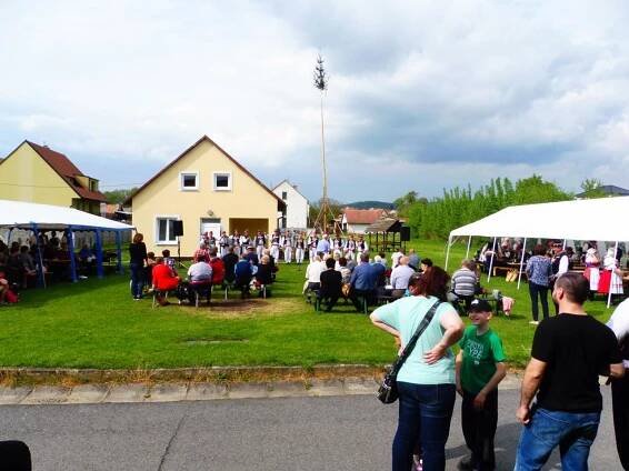 Zpívání pod májú - Oficiální stránky obce Moravany u Kyjova