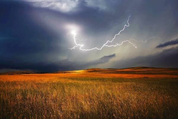V Česku se ochladí, hrozí silné bouřky, varují meteorologové