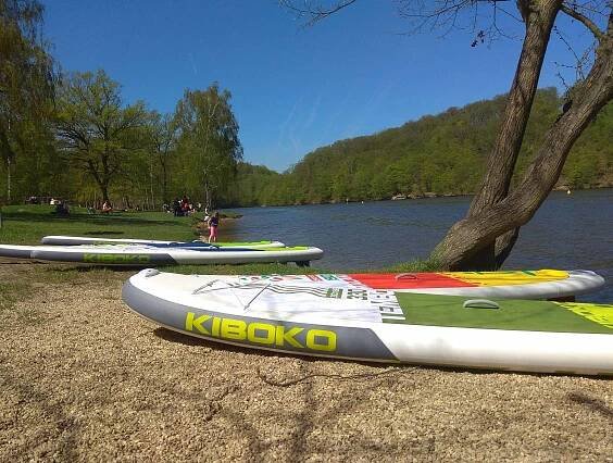Otevírání půjčovny na Brněnské přehradě Kiboko Boards - prodej a půjčování nafukovacích paddleboardů