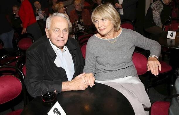 Jan Balzer se svou Eliškou. Láska i po 40 letech: Nádherná Balzerová vyvedla manžela do společnosti