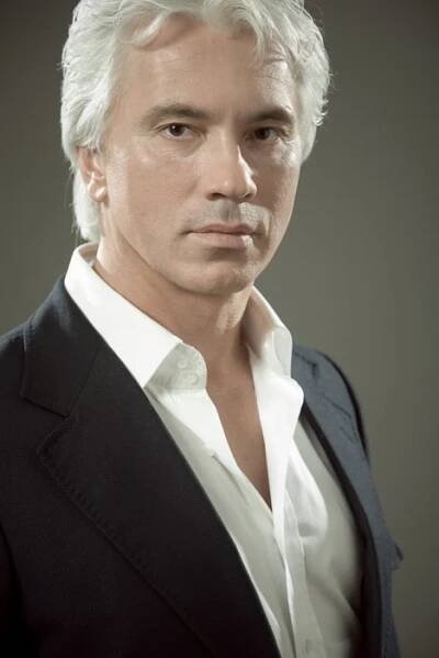 Dmitri Hvorostovsky ruší veškerý svůj program. Má nádor na mozku